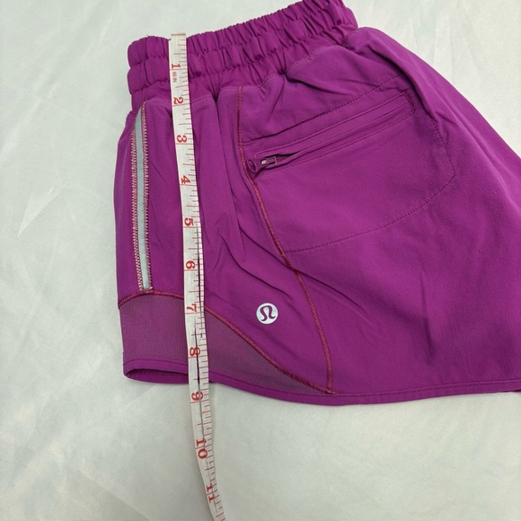 Lululemon Women’s 6 Pink Hotty Hot Running Lined Shorts 2.5” Lightweight Swift - Picture 7 of 8